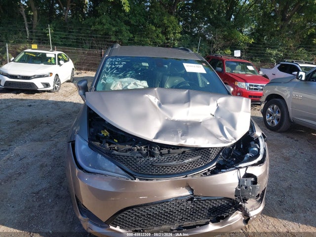 45932309 :رقم المزاد ، 2C4RC1EG0JR332781 vin ، 2018 Chrysler Pacifica Touring L Plus مزاد بيع