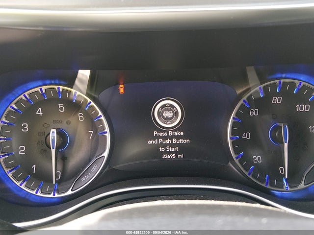 45932309 :رقم المزاد ، 2C4RC1EG0JR332781 vin ، 2018 Chrysler Pacifica Touring L Plus مزاد بيع