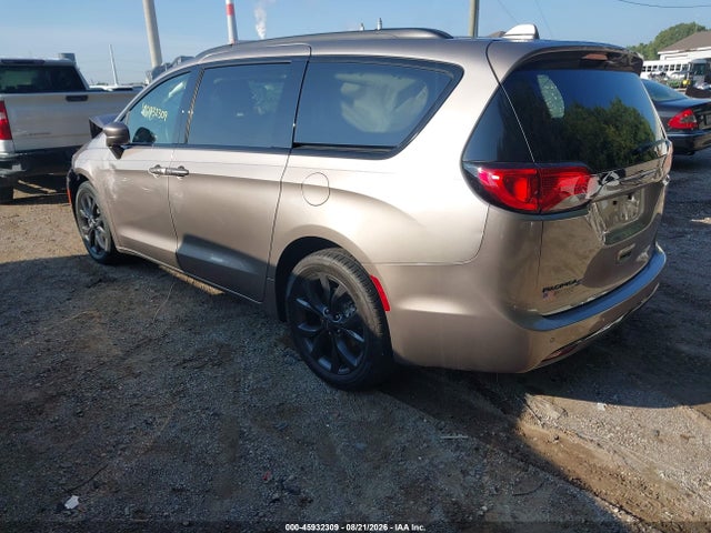 45932309 :رقم المزاد ، 2C4RC1EG0JR332781 vin ، 2018 Chrysler Pacifica Touring L Plus مزاد بيع