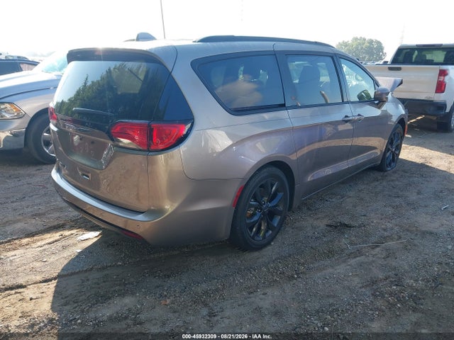 45932309 :رقم المزاد ، 2C4RC1EG0JR332781 vin ، 2018 Chrysler Pacifica Touring L Plus مزاد بيع