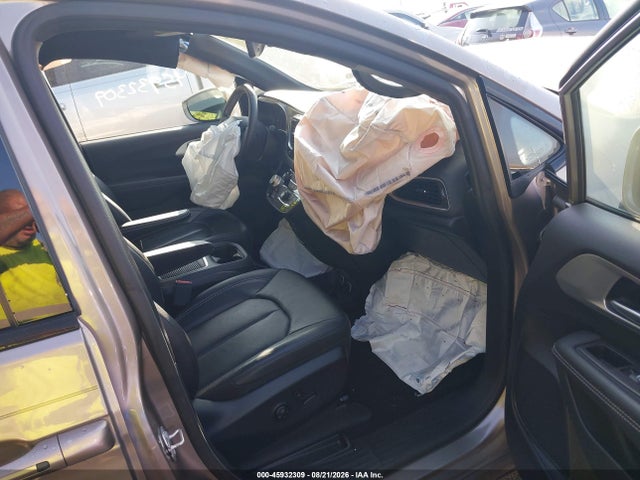 45932309 :رقم المزاد ، 2C4RC1EG0JR332781 vin ، 2018 Chrysler Pacifica Touring L Plus مزاد بيع