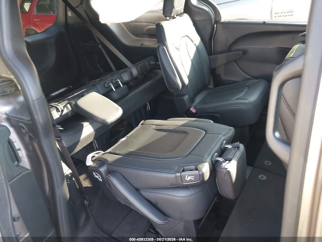 45932309 :رقم المزاد ، 2C4RC1EG0JR332781 vin ، 2018 Chrysler Pacifica Touring L Plus مزاد بيع