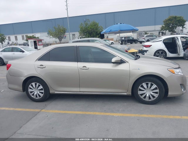 4T1BD1FK0EU115124 Toyota Camry Hybrid Le