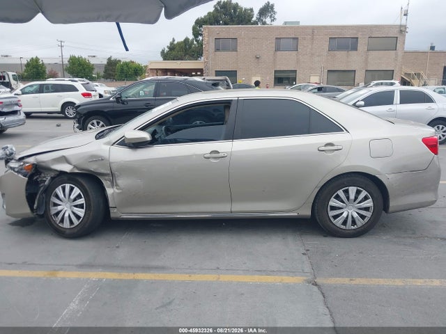 4T1BD1FK0EU115124 Toyota Camry Hybrid Le