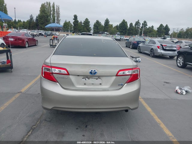 4T1BD1FK0EU115124 Toyota Camry Hybrid Le