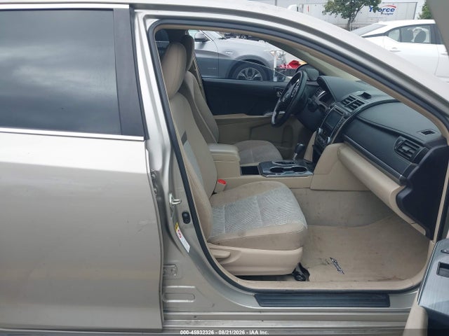 4T1BD1FK0EU115124 Toyota Camry Hybrid Le