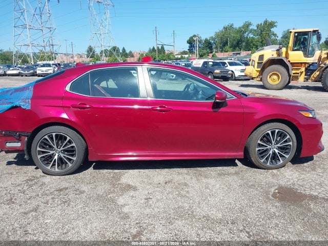 4T1B11HK1JU653170 Toyota CAMRY SE