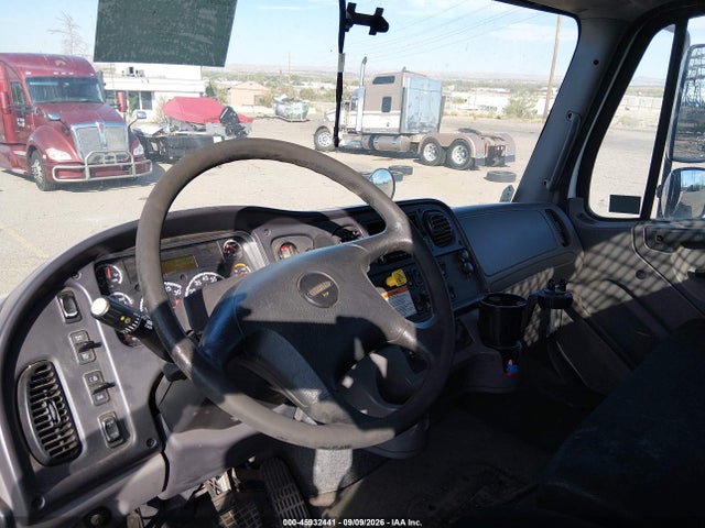 Freightliner M2 106 Medium Duty 2016 1FVHCYCY2GHHG8393 Image 6