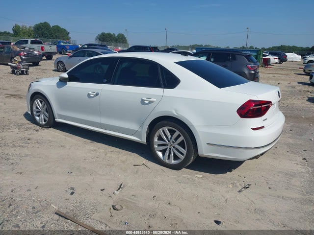 Продаж на аукціоні авто 2019 Volkswagen Passat 2.0t Wolfsburg Edition, vin: 1VWLA7A3XKC000470, номер лоту: 45932540