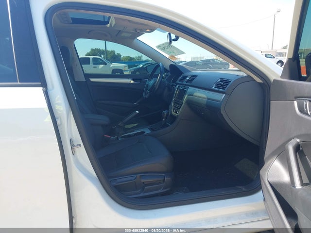 Продаж на аукціоні авто 2019 Volkswagen Passat 2.0t Wolfsburg Edition, vin: 1VWLA7A3XKC000470, номер лоту: 45932540