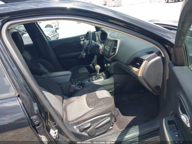 Продаж на аукціоні авто 2018 Jeep Cherokee Latitude 4x4, vin: 1C4PJMCX2JD522621, номер лоту: 45932581