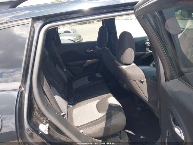 Продаж на аукціоні авто 2018 Jeep Cherokee Latitude 4x4, vin: 1C4PJMCX2JD522621, номер лоту: 45932581