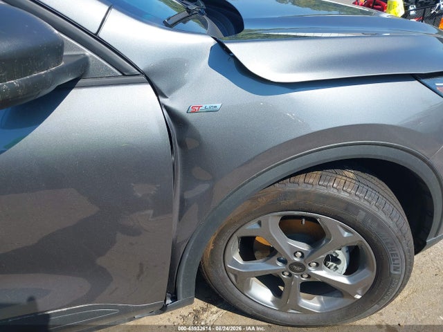 45932614 :رقم المزاد ، 1FMCU0MN2TUA29841 vin ، 2026 Ford Escape St-line مزاد بيع