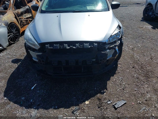 45932626 :رقم المزاد ، 1FADP3E23JL277000 vin ، 2018 Ford Focus S مزاد بيع