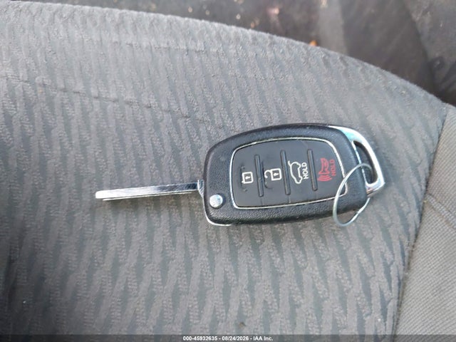 Продажа на аукционе авто 2015 Hyundai Santa Fe Sport 2.4l, vin: 5XYZT3LB2FG300834, номер лота: 45932635
