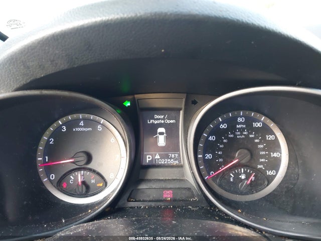 Продажа на аукционе авто 2015 Hyundai Santa Fe Sport 2.4l, vin: 5XYZT3LB2FG300834, номер лота: 45932635