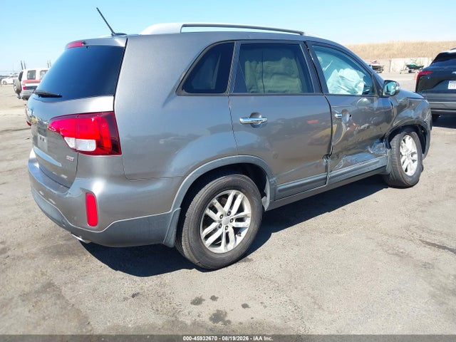 Продажа на аукционе авто 2015 Kia Sorento Lx, vin: 5XYKT4A69FG645730, номер лота: 45932670