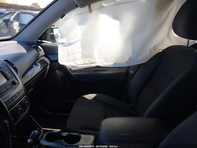 Продажа на аукционе авто 2015 Kia Sorento Lx, vin: 5XYKT4A69FG645730, номер лота: 45932670