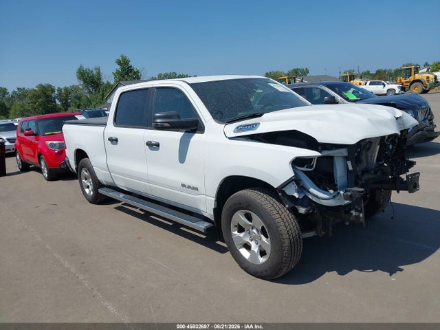 Продажа на аукционе авто 2024 Ram 1500 Big Horn  4x4 6'4 Box, vin: 1C6SRFMT9RN231234, номер лота: 45932697