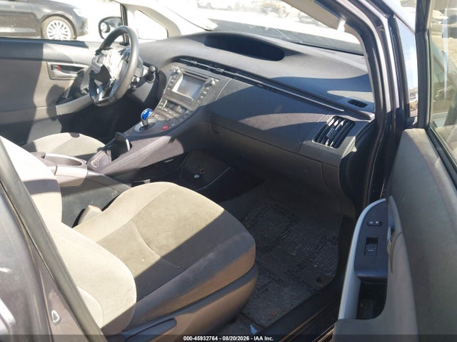 45932764 :رقم المزاد ، JTDKN3DU8F0400051 vin ، 2015 Toyota Prius Two مزاد بيع