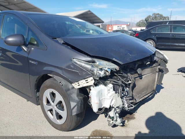 45932764 :رقم المزاد ، JTDKN3DU8F0400051 vin ، 2015 Toyota Prius Two مزاد بيع