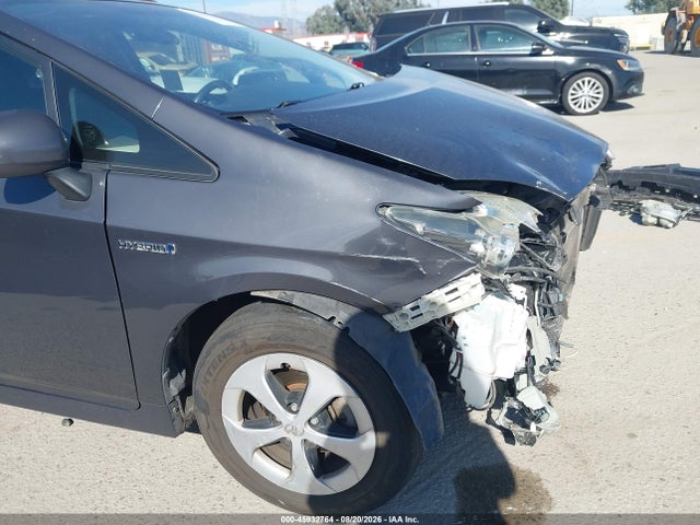 45932764 :رقم المزاد ، JTDKN3DU8F0400051 vin ، 2015 Toyota Prius Two مزاد بيع