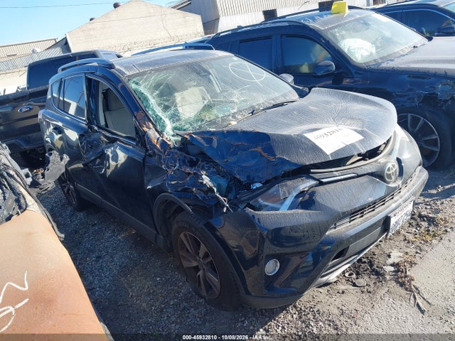 Auction sale of the 2018 Toyota Rav4 Xle, vin: JTMRFREV7JJ722995, lot number: 45932810