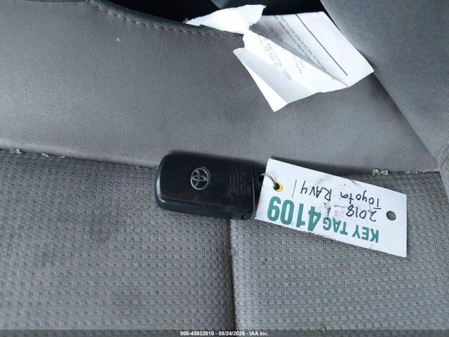 45932810 :رقم المزاد ، JTMRFREV7JJ722995 vin ، 2018 Toyota Rav4 Xle مزاد بيع