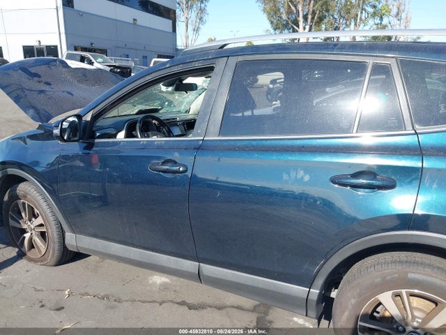 45932810 :رقم المزاد ، JTMRFREV7JJ722995 vin ، 2018 Toyota Rav4 Xle مزاد بيع