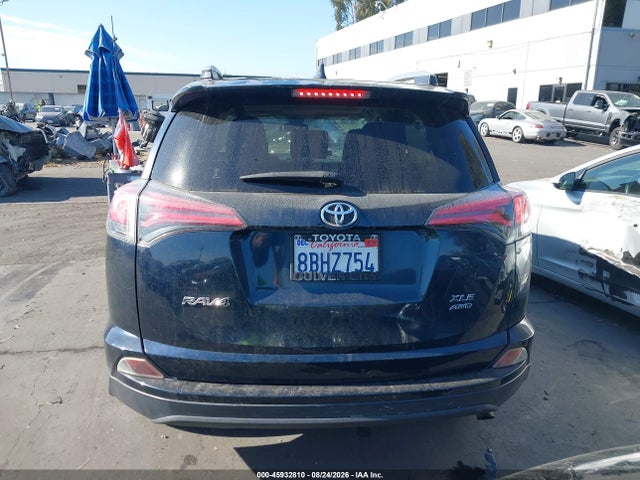 45932810 :رقم المزاد ، JTMRFREV7JJ722995 vin ، 2018 Toyota Rav4 Xle مزاد بيع