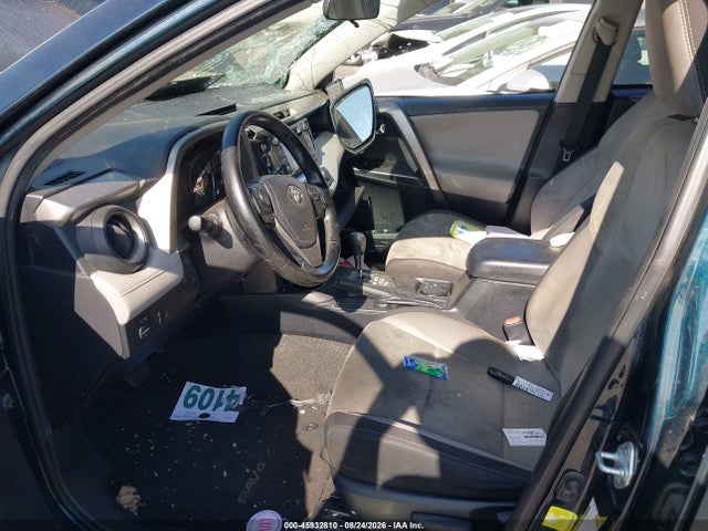45932810 :رقم المزاد ، JTMRFREV7JJ722995 vin ، 2018 Toyota Rav4 Xle مزاد بيع