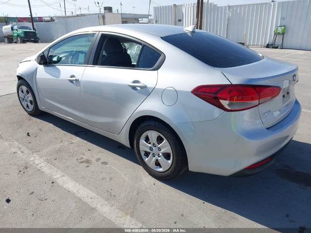 2018 Kia Forte Lx მანქანა იყიდება აუქციონზე, vin: 3KPFK4A7XJE219631, აუქციონის ნომერი: 45932850