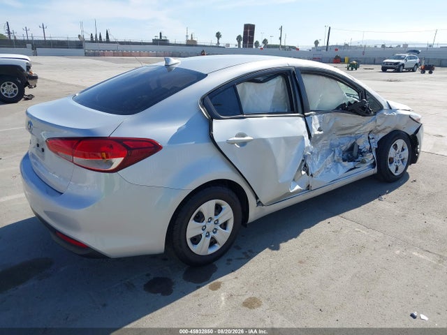 2018 Kia Forte Lx მანქანა იყიდება აუქციონზე, vin: 3KPFK4A7XJE219631, აუქციონის ნომერი: 45932850
