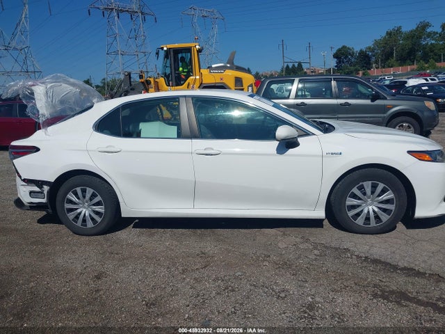 4T1B31HK3JU506018 Toyota Camry Hybrid Le