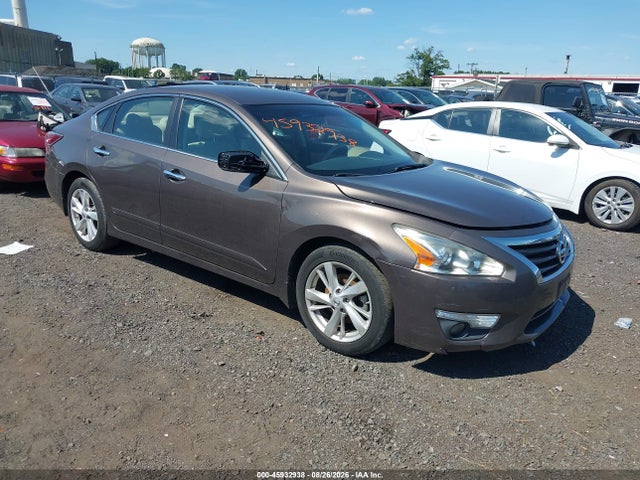 2015 Nissan Altima 2.5 Sv მანქანა იყიდება აუქციონზე, vin: 1N4AL3AP7FC136518, აუქციონის ნომერი: 45932938