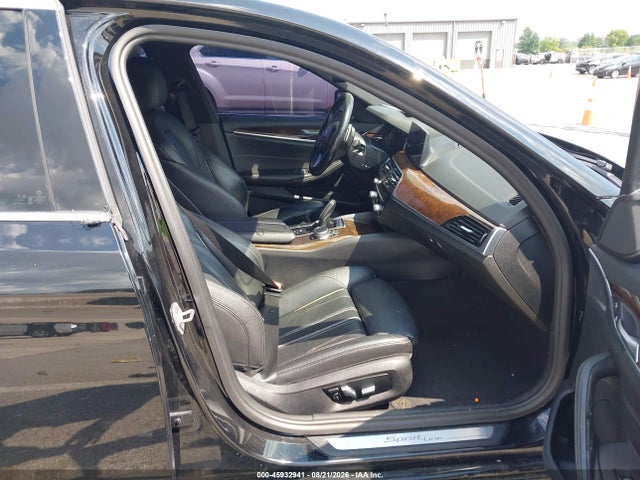 45932941 :رقم المزاد ، WBAJA7C33HG906661 vin ، 2017 Bmw 530i Xdrive مزاد بيع