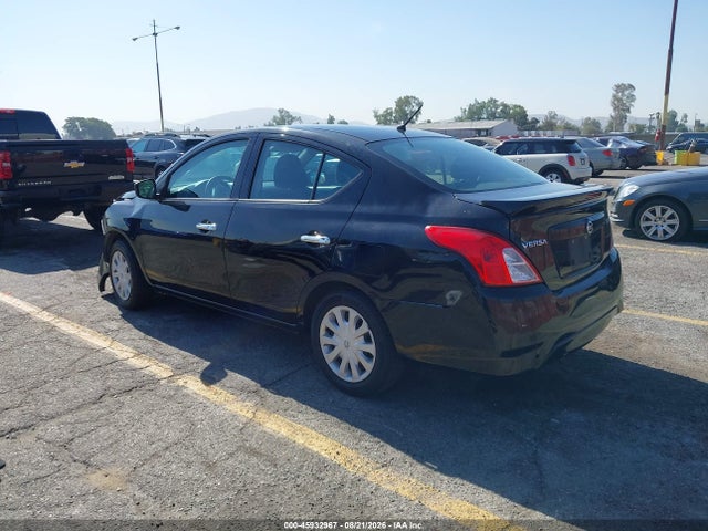 45932967 :رقم المزاد ، 3N1CN7AP2JL872139 vin ، 2018 Nissan Versa 1.6 Sv مزاد بيع