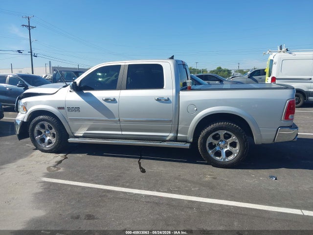 45933063 :رقم المزاد ، 1C6RR6NT3HS556765 vin ، 2017 Ram 1500 Laramie  4x2 5'7 Box مزاد بيع