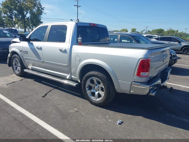 45933063 :رقم المزاد ، 1C6RR6NT3HS556765 vin ، 2017 Ram 1500 Laramie  4x2 5'7 Box مزاد بيع