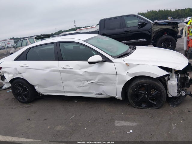 45933130 :رقم المزاد ، 5NPLM4AG1NH057869 vin ، 2022 Hyundai Elantra Sel مزاد بيع