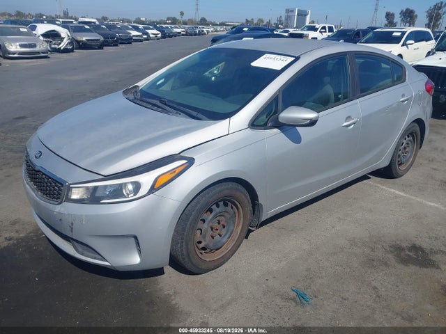 KIA FORTE LX 2017 3KPFK4A70HE046079 Image 2