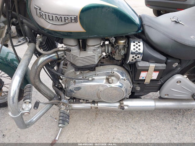 45933262 :رقم المزاد ، SMT905JN24J195762 vin ، 2004 Triumph Motorcycle Bonneville America مزاد بيع