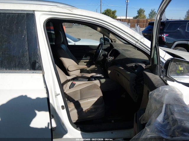 Продажа на аукционе авто 2016 Honda Pilot Touring, vin: 5FNYF5H99GB051395, номер лота: 45933405