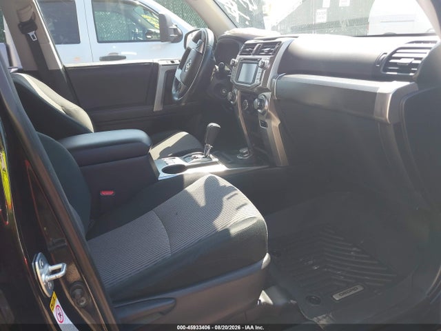 2018 Toyota 4runner Sr5 მანქანა იყიდება აუქციონზე, vin: JTEBU5JR1J5556812, აუქციონის ნომერი: 45933406
