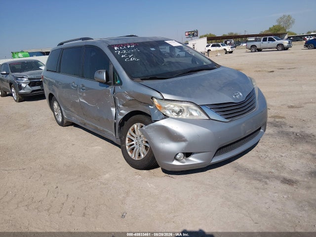 45933461 :رقم المزاد ، 5TDYZ3DC4HS889991 vin ، 2017 Toyota Sienna Xle 8 Passenger مزاد بيع