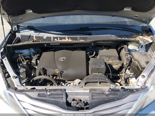 45933461 :رقم المزاد ، 5TDYZ3DC4HS889991 vin ، 2017 Toyota Sienna Xle 8 Passenger مزاد بيع