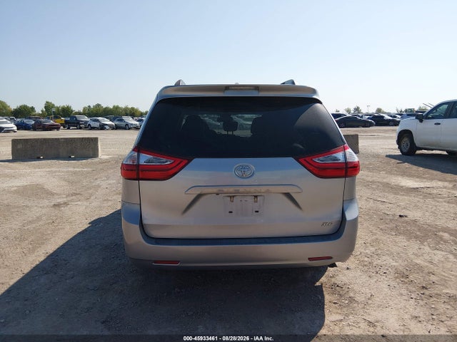 45933461 :رقم المزاد ، 5TDYZ3DC4HS889991 vin ، 2017 Toyota Sienna Xle 8 Passenger مزاد بيع