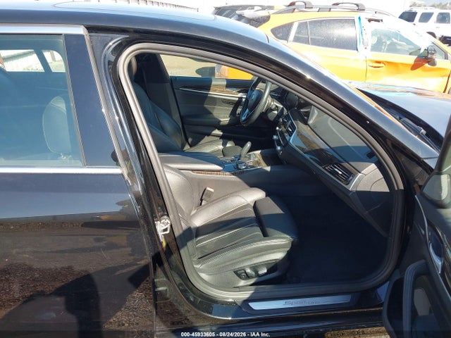 WBAJA7C50JG908603 BMW 530i Xdrive
