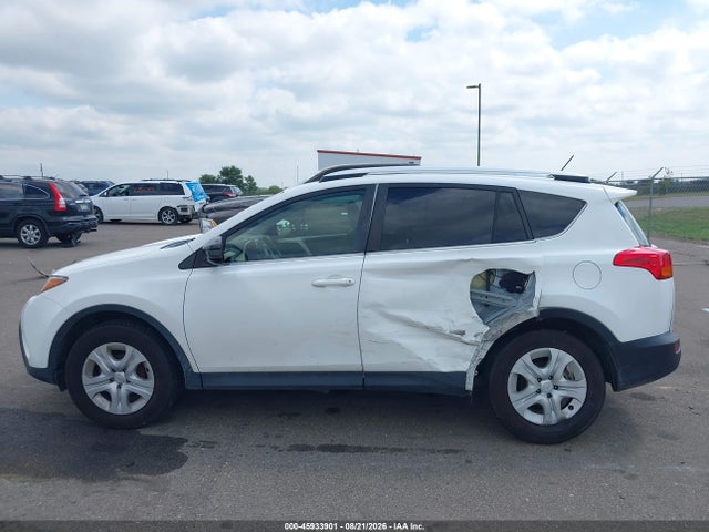 Toyota RAV4 LE 2015 JTMBFREV5FD111497 Image 15