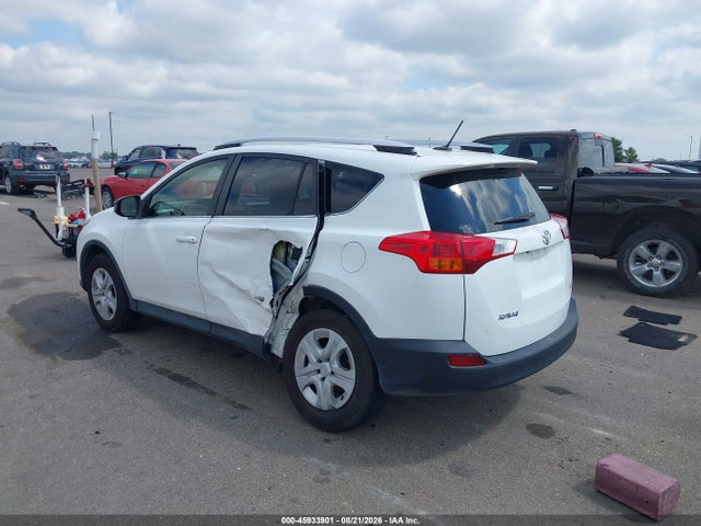 Toyota RAV4 LE 2015 JTMBFREV5FD111497 Image 3